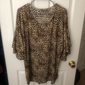 Cheetah print top, stretchy material size 2XL- EUC